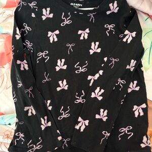 Old Navy Black Long-Sleeve Top with Light Pink Bow Print